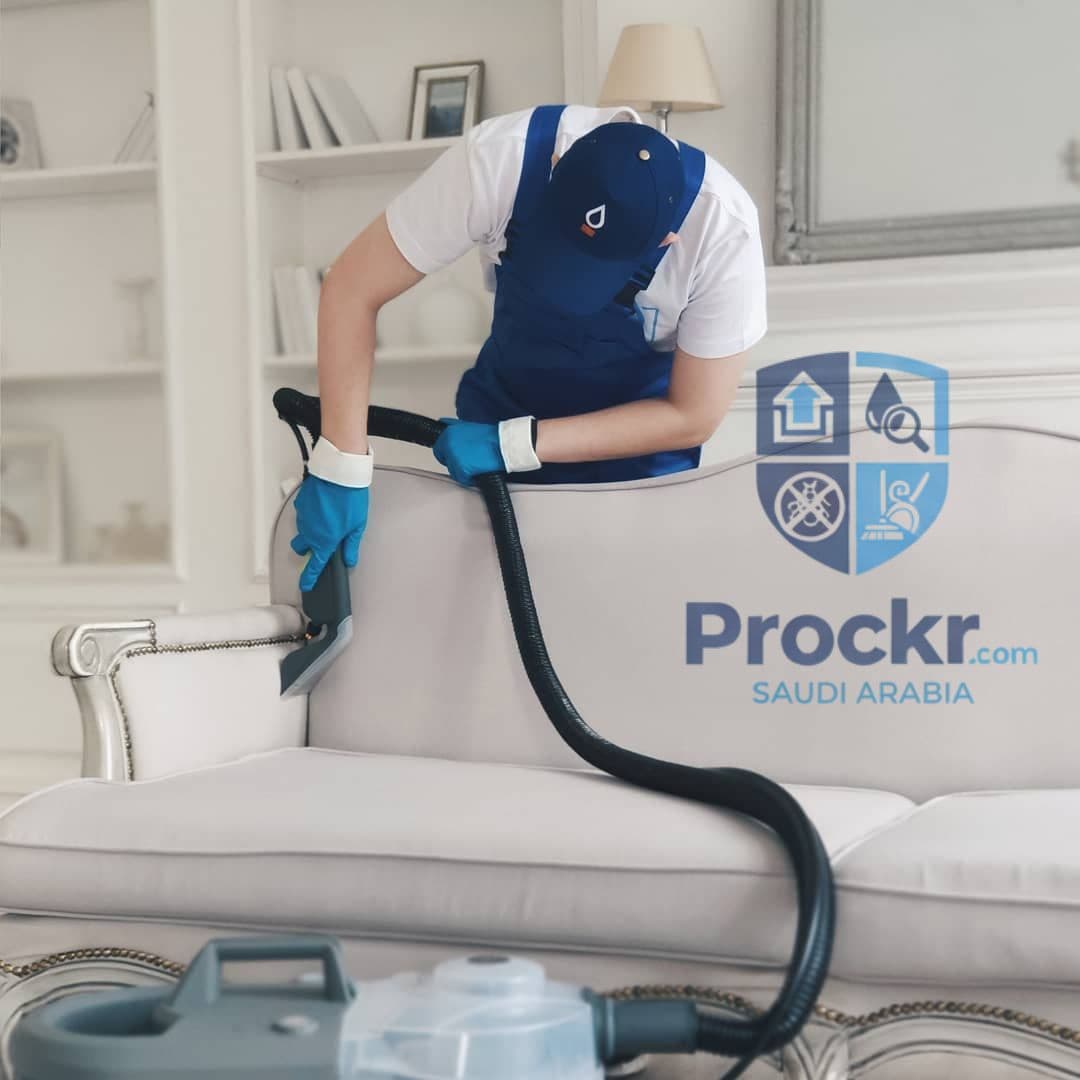 تنظيف المجلس السعودي: دليل العناية بالكنب المخملي والمفروشات التقليدية